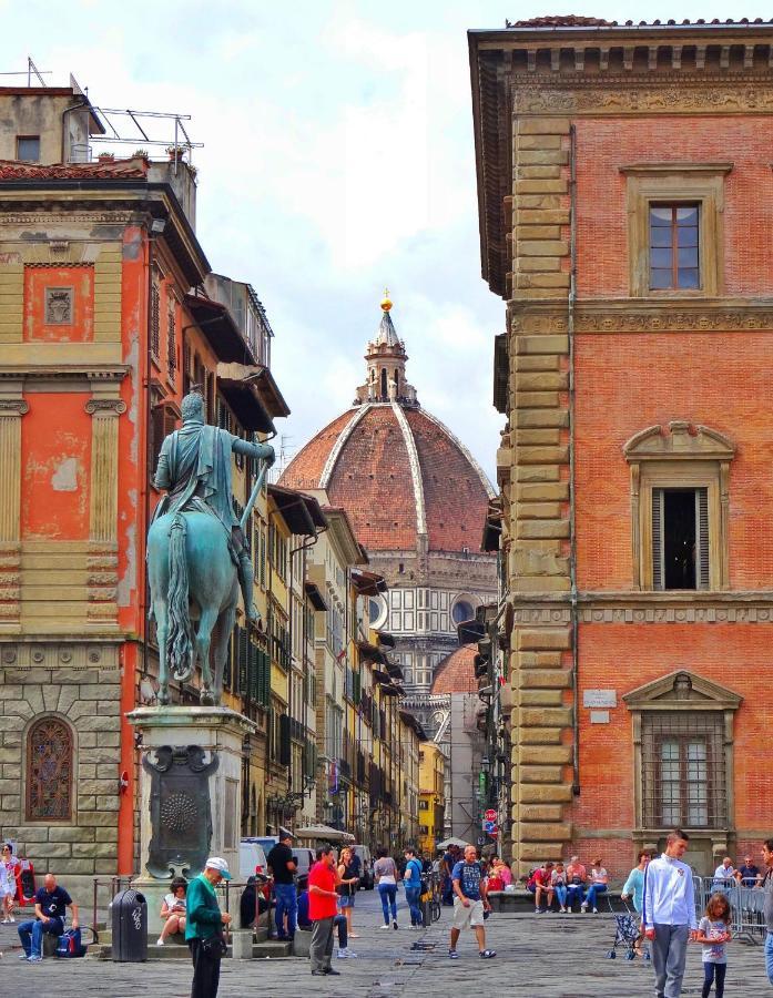 Historic Center Palace - Huge 4 Bedrooms Santa Croce Apartment - By Likehomeפירנצה מראה חיצוני תמונה
